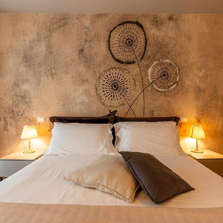 Bed & Breakfast La Home And Apartments Moniga del Garda Exterior foto