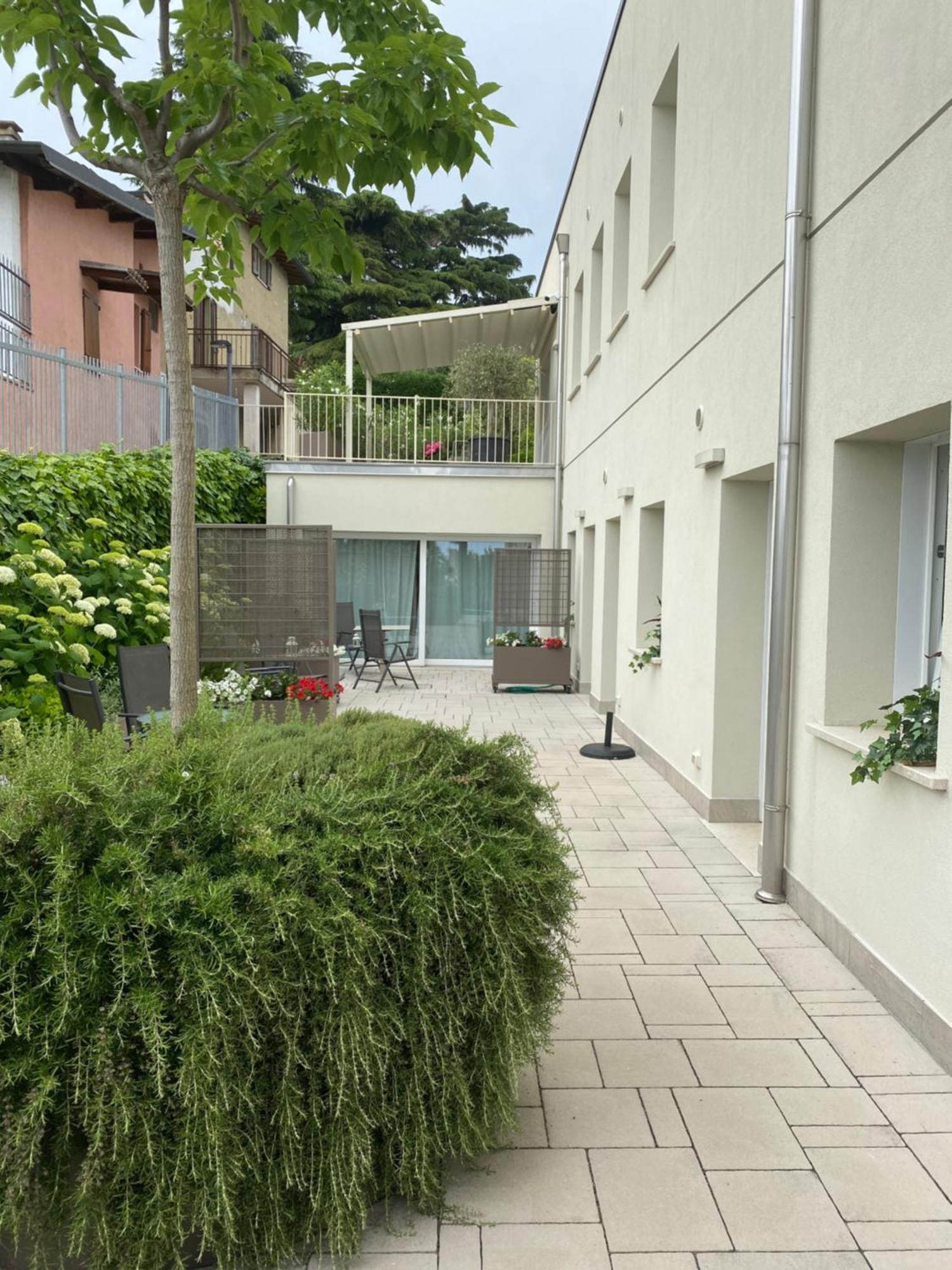 Bed & Breakfast La Home And Apartments Moniga del Garda Exterior foto