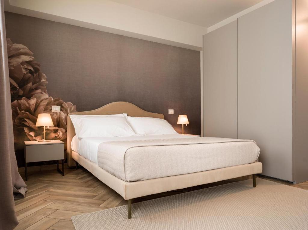 Bed & Breakfast La Home And Apartments Moniga del Garda Exterior foto