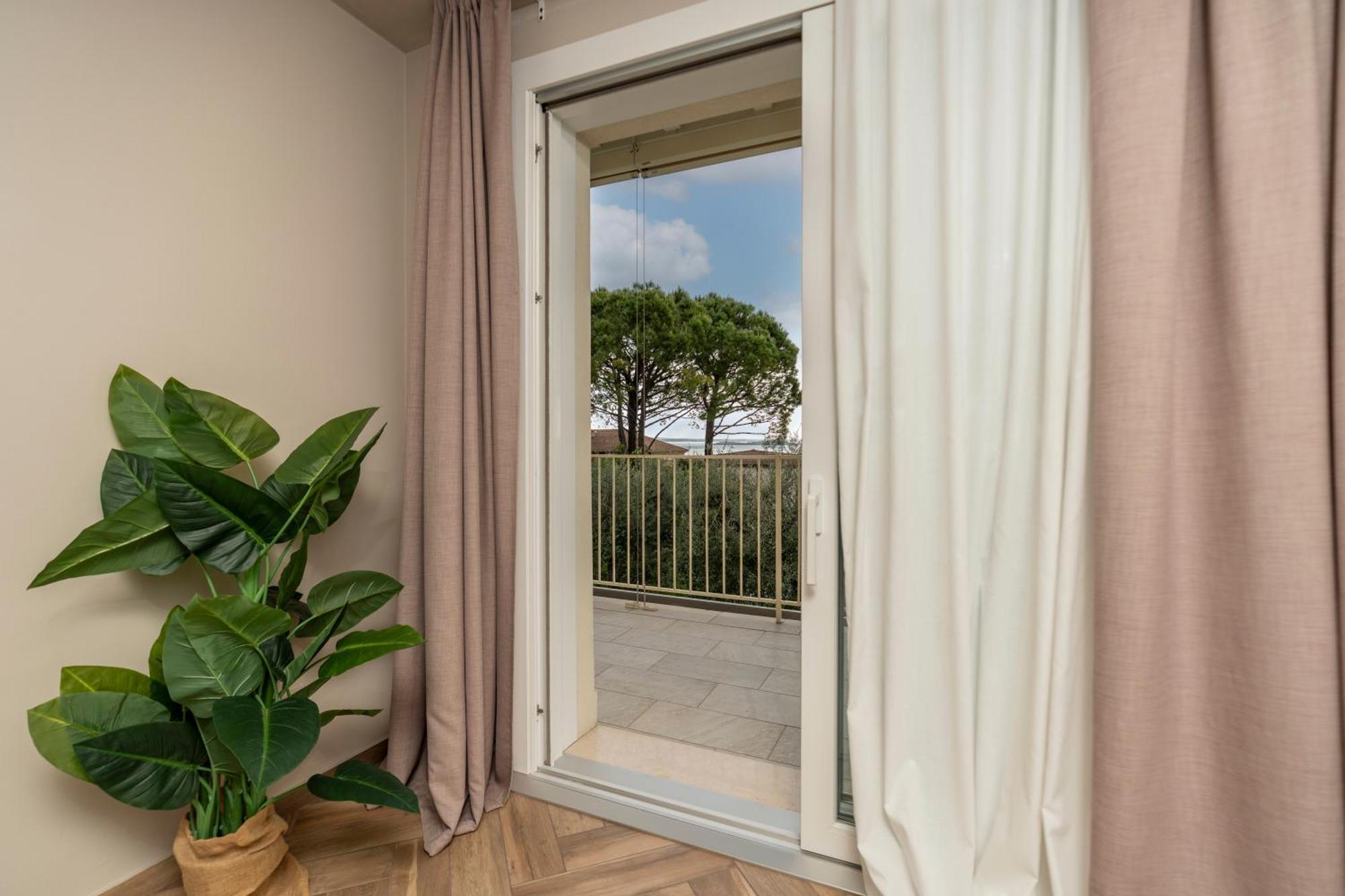Bed & Breakfast La Home And Apartments Moniga del Garda Exterior foto