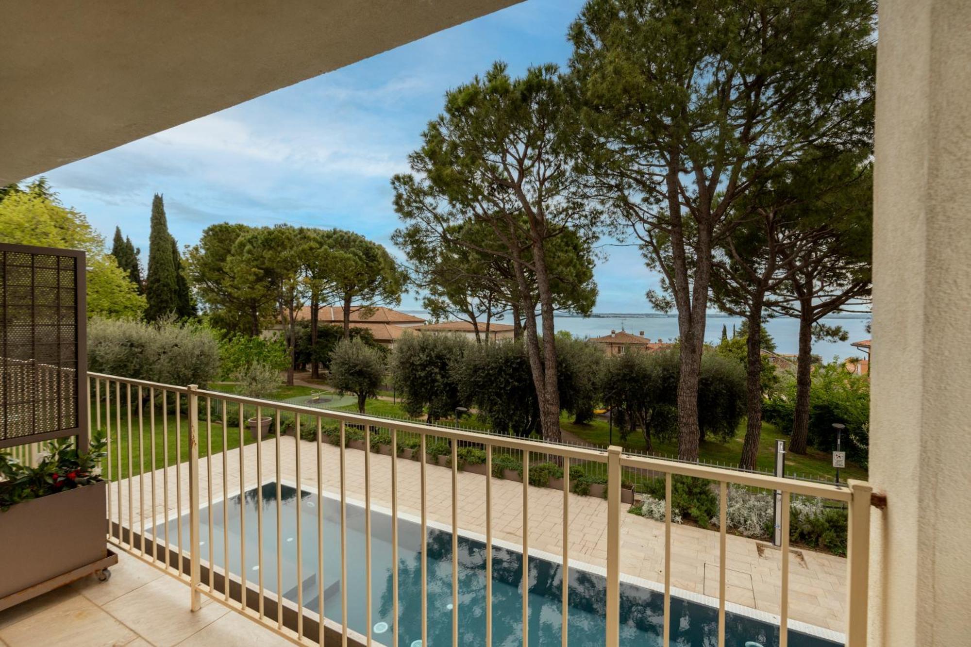 Bed & Breakfast La Home And Apartments Moniga del Garda Exterior foto
