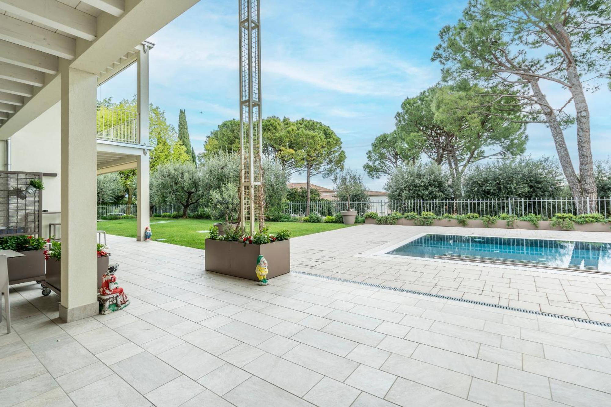 Bed & Breakfast La Home And Apartments Moniga del Garda Exterior foto