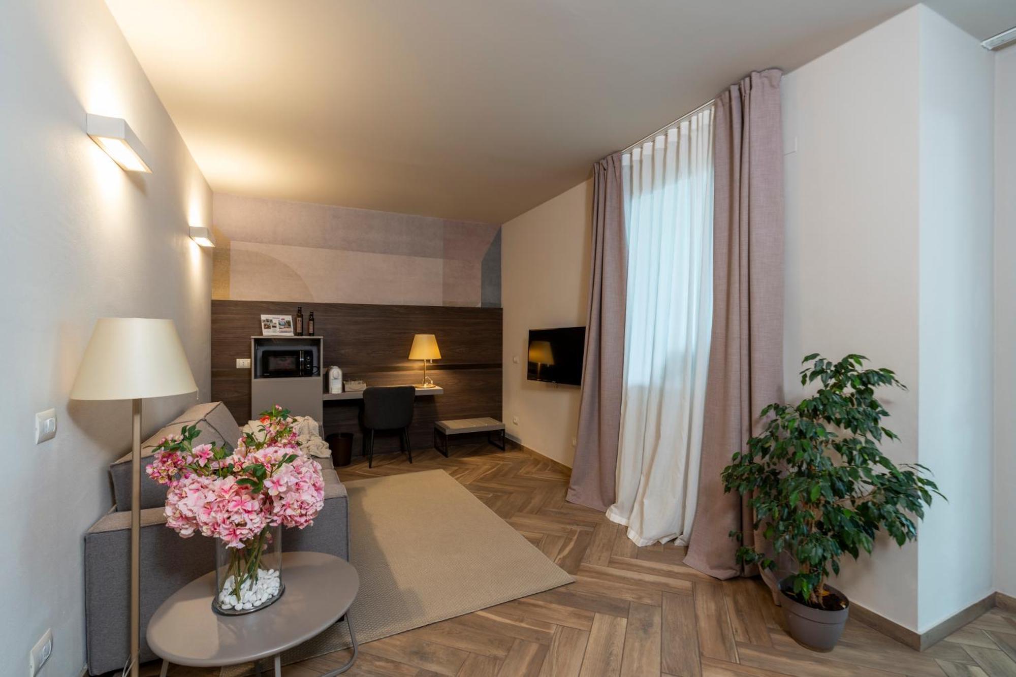 Bed & Breakfast La Home And Apartments Moniga del Garda Exterior foto