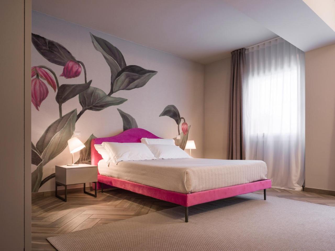 Bed & Breakfast La Home And Apartments Moniga del Garda Exterior foto