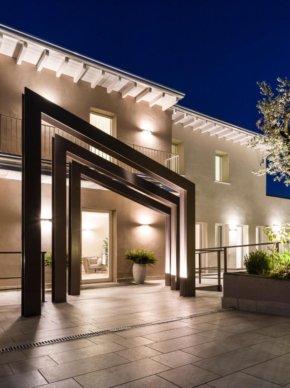 Bed & Breakfast La Home And Apartments Moniga del Garda Exterior foto
